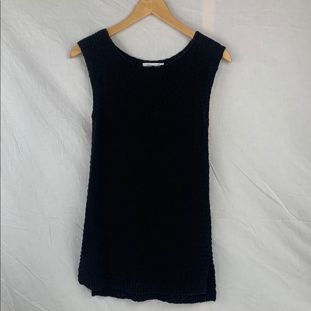 Elegant Black Sleeveless Knitted Top